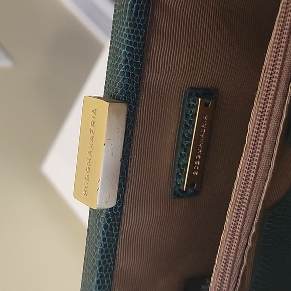 BCBG MAXAZRIA green leather clutch bag - Picture 6 of 9